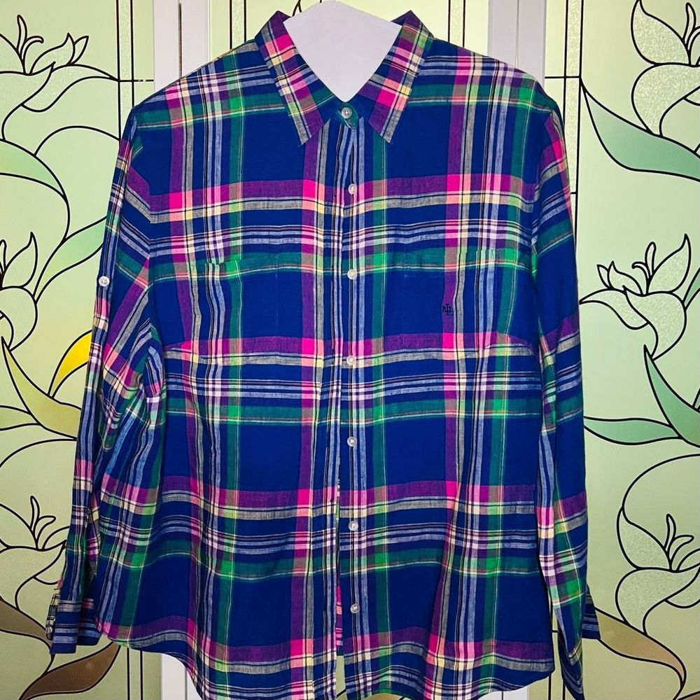 Lauren by Ralph Lauren 100% Linen Long Sleeve/a three quarter Sleeve Button Down